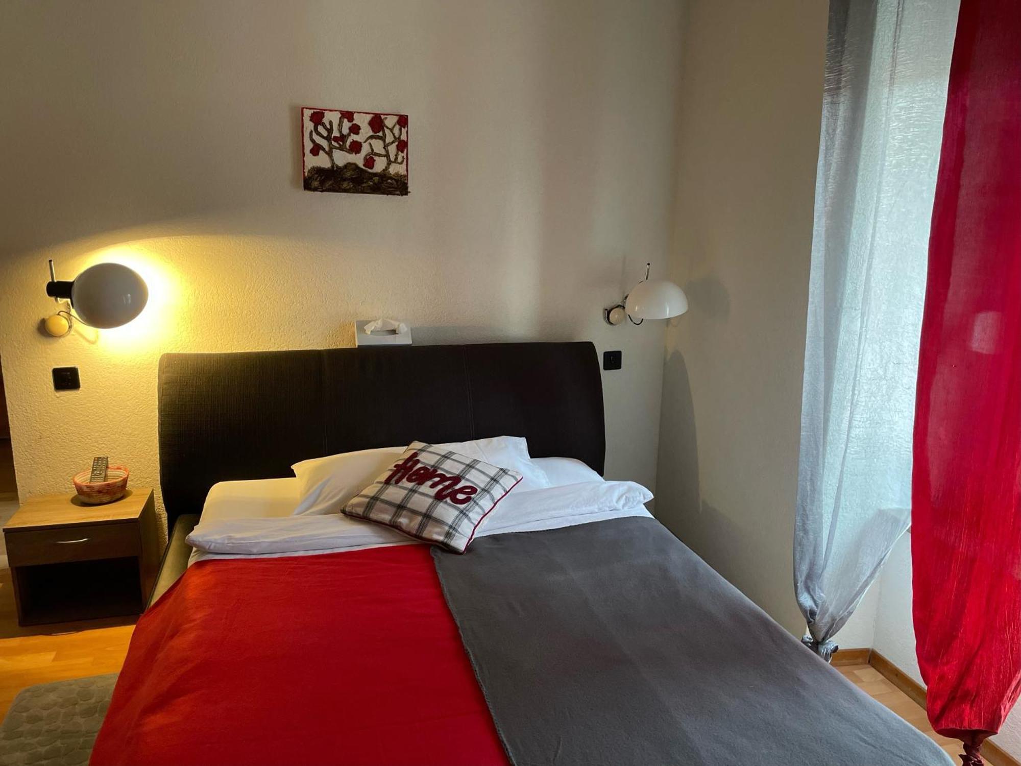 Hotel La Fontaine Saint-Imier Exteriör bild